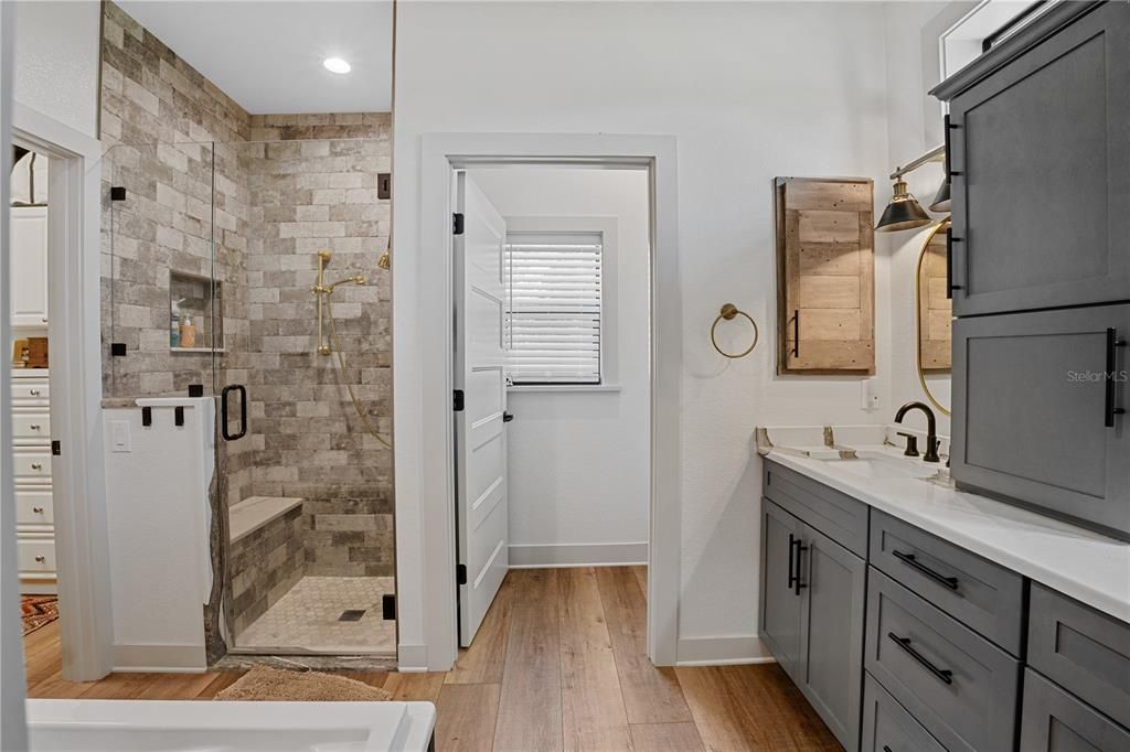 Active With Contract: $439,000 (3 beds, 3 baths, 1768 Square Feet)