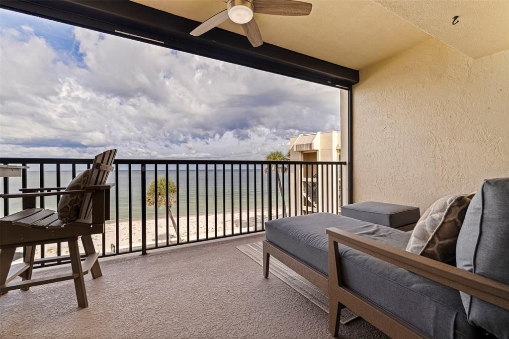 合同活跃: $996,000 (2 贝兹, 2 浴室, 1110 平方英尺)