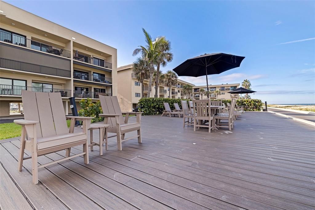 合同活跃: $996,000 (2 贝兹, 2 浴室, 1110 平方英尺)