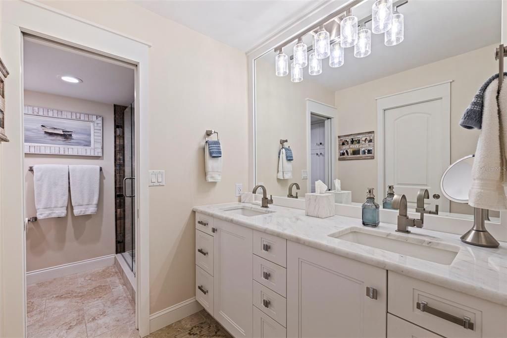 合同活跃: $996,000 (2 贝兹, 2 浴室, 1110 平方英尺)