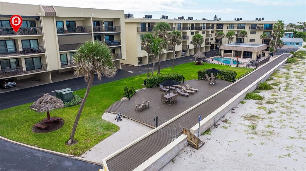 合同活跃: $996,000 (2 贝兹, 2 浴室, 1110 平方英尺)