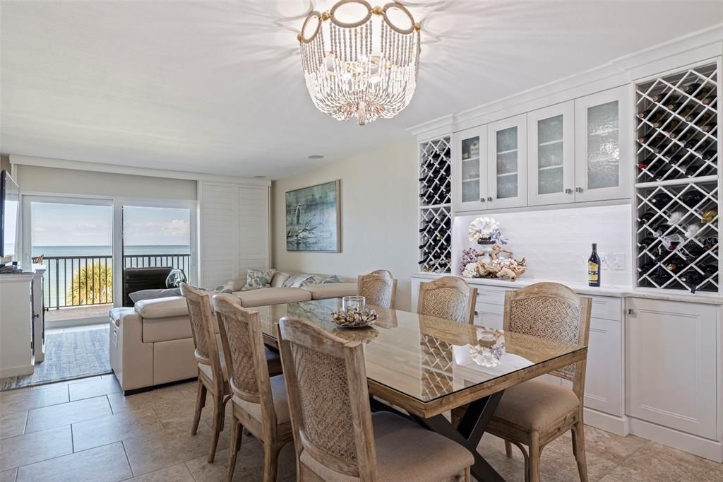 合同活跃: $996,000 (2 贝兹, 2 浴室, 1110 平方英尺)