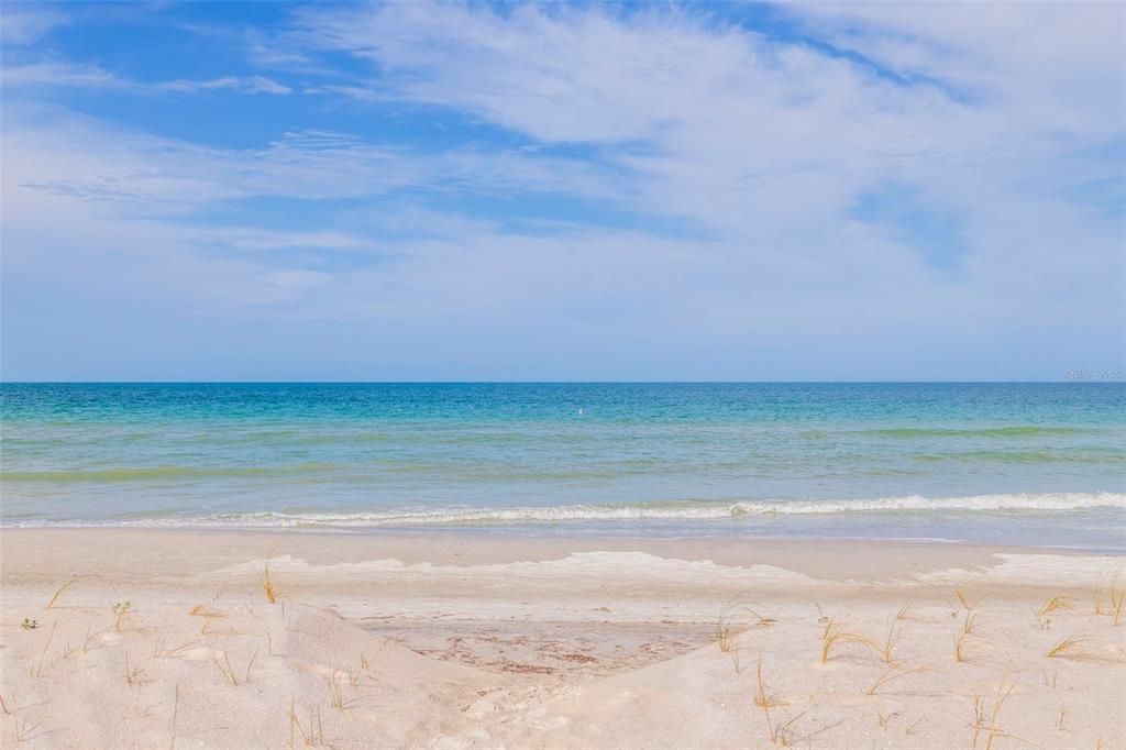 合同活跃: $996,000 (2 贝兹, 2 浴室, 1110 平方英尺)