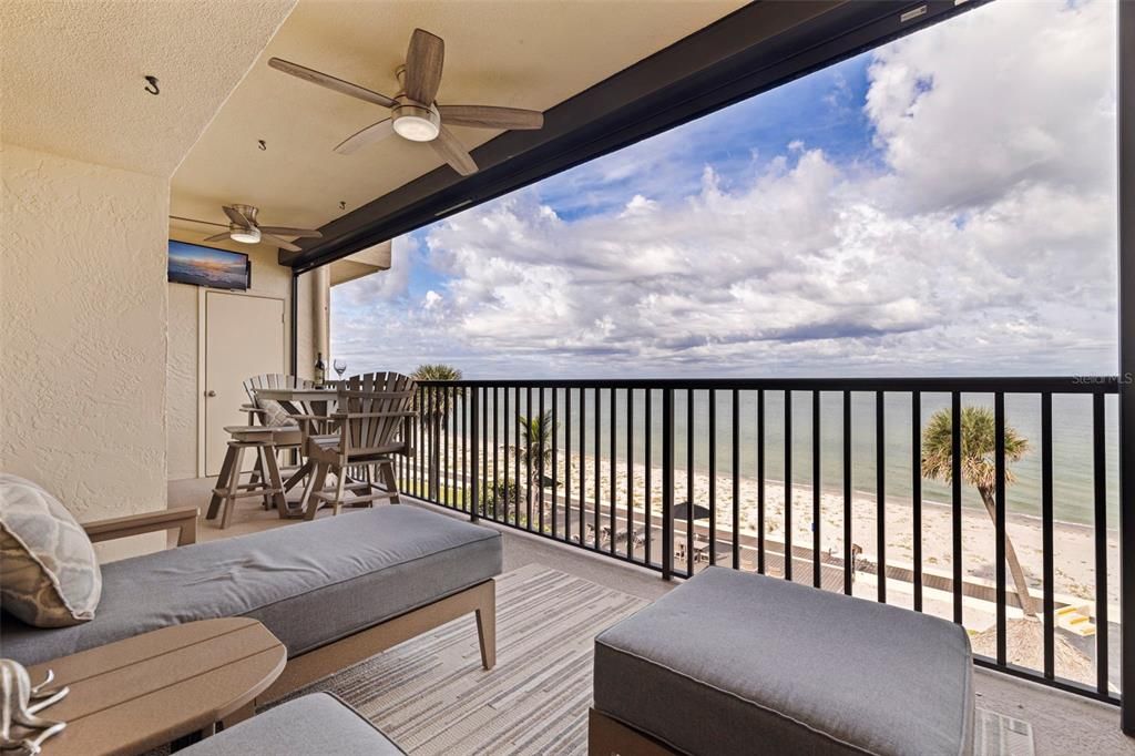 合同活跃: $996,000 (2 贝兹, 2 浴室, 1110 平方英尺)