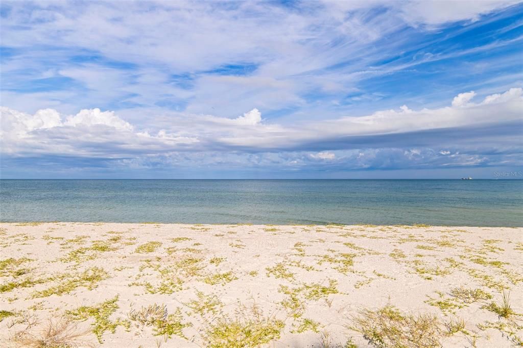 合同活跃: $996,000 (2 贝兹, 2 浴室, 1110 平方英尺)