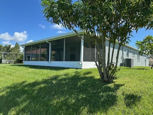 For Sale: $305,000 (3 beds, 2 baths, 1315 Square Feet)