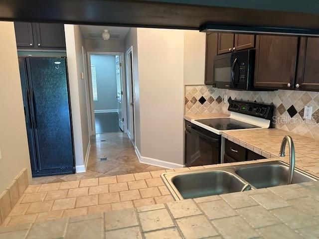 For Sale: $305,000 (3 beds, 2 baths, 1315 Square Feet)