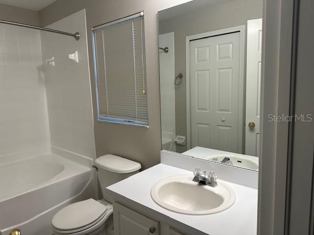 For Sale: $305,000 (3 beds, 2 baths, 1315 Square Feet)