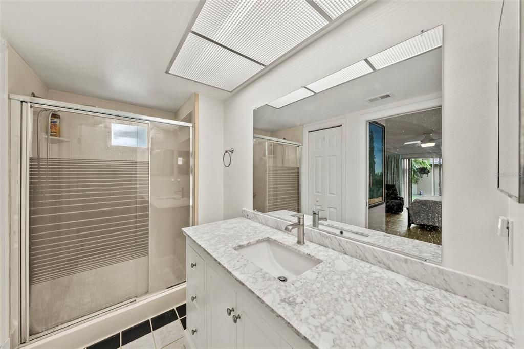 На продажу: $399,000 (2 спален, 2 ванн, 1697 Квадратных фут)