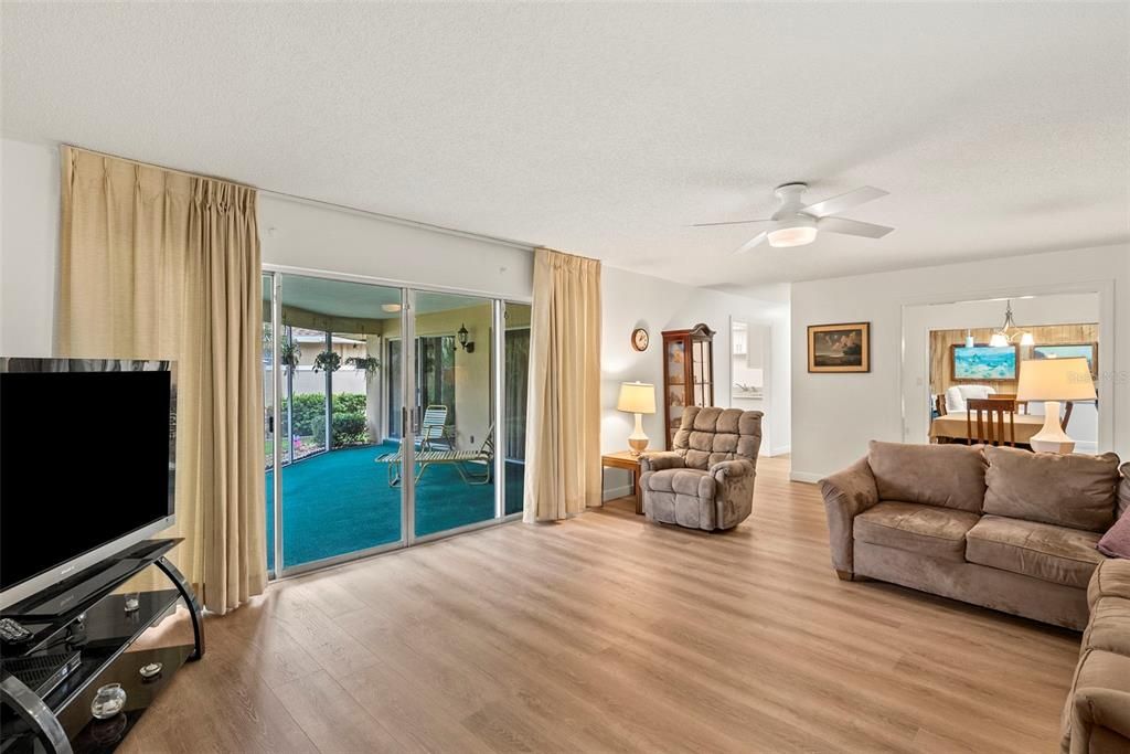 На продажу: $399,000 (2 спален, 2 ванн, 1697 Квадратных фут)