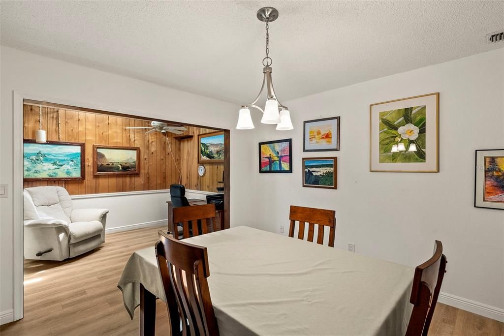 На продажу: $399,000 (2 спален, 2 ванн, 1697 Квадратных фут)