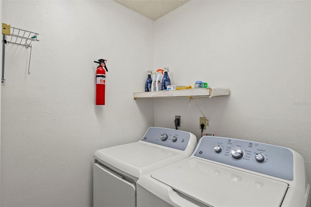 На продажу: $399,000 (2 спален, 2 ванн, 1697 Квадратных фут)