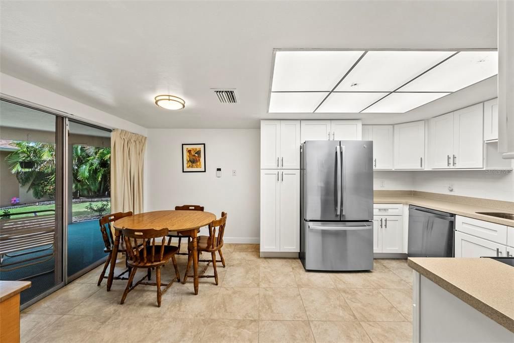 На продажу: $399,000 (2 спален, 2 ванн, 1697 Квадратных фут)