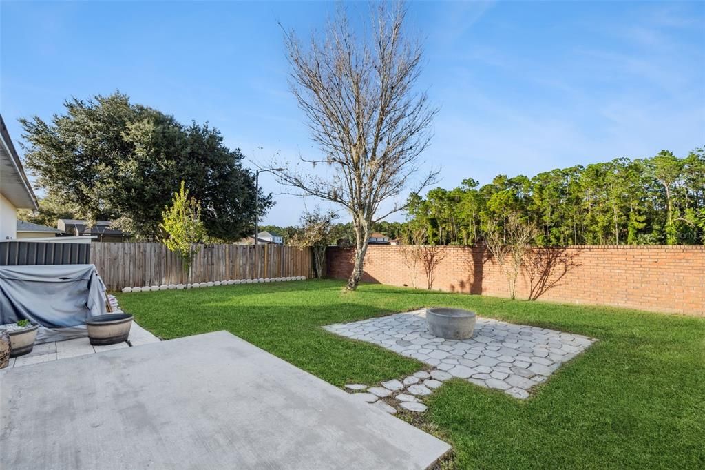 合同活跃: $350,000 (3 贝兹, 2 浴室, 1632 平方英尺)