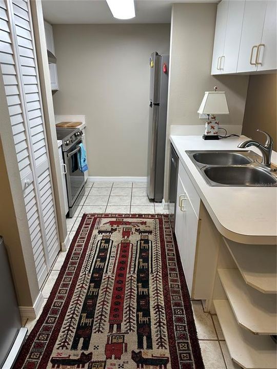 For Sale: $189,900 (2 beds, 2 baths, 975 Square Feet)