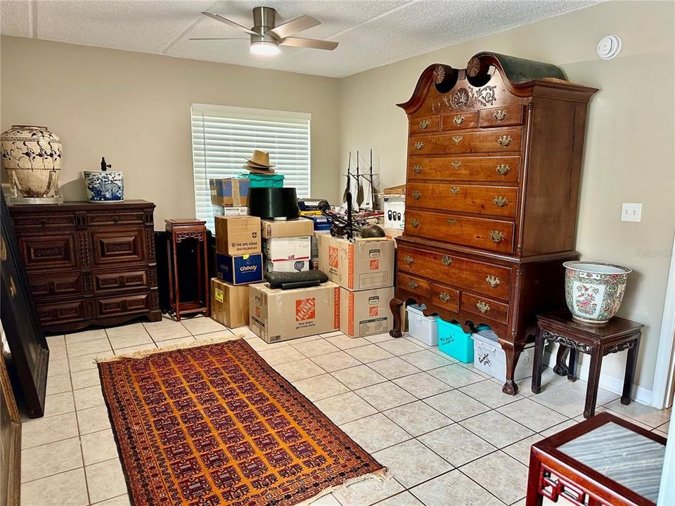 For Sale: $189,900 (2 beds, 2 baths, 975 Square Feet)