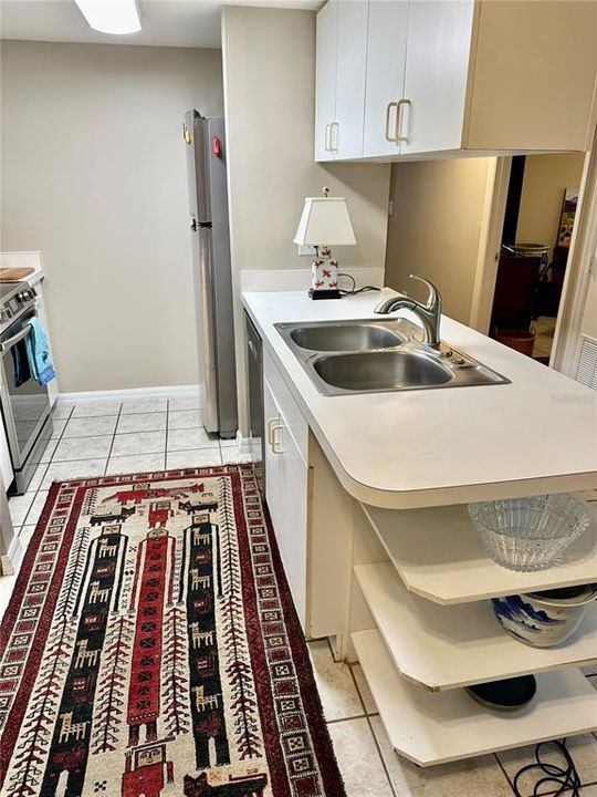 For Sale: $189,900 (2 beds, 2 baths, 975 Square Feet)