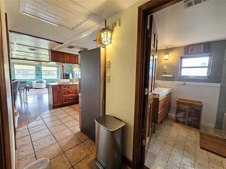 待售: $475,000 (3 贝兹, 1 浴室, 1203 平方英尺)