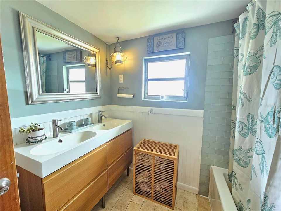 待售: $475,000 (3 贝兹, 1 浴室, 1203 平方英尺)