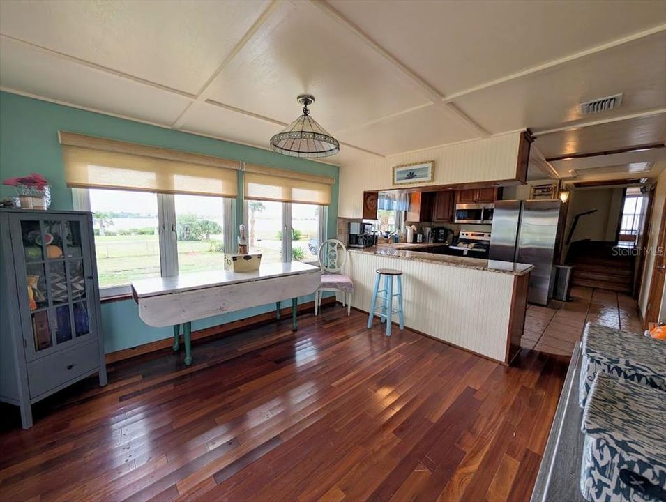 待售: $475,000 (3 贝兹, 1 浴室, 1203 平方英尺)