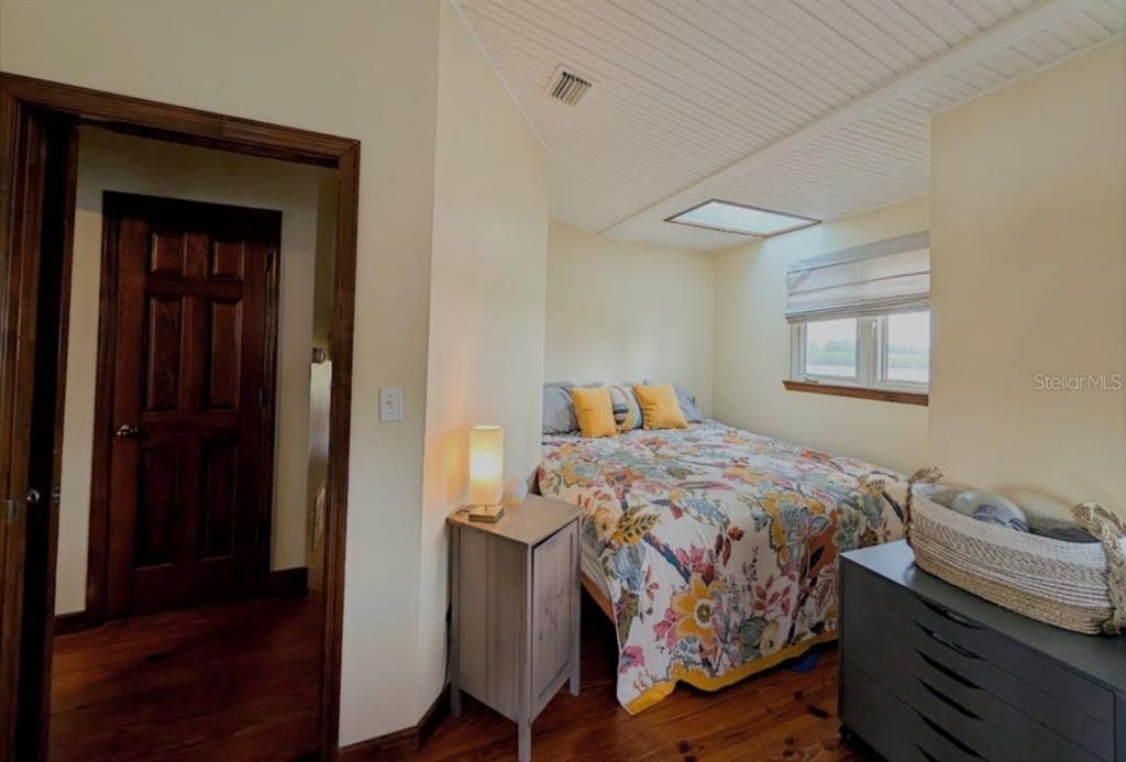 待售: $475,000 (3 贝兹, 1 浴室, 1203 平方英尺)