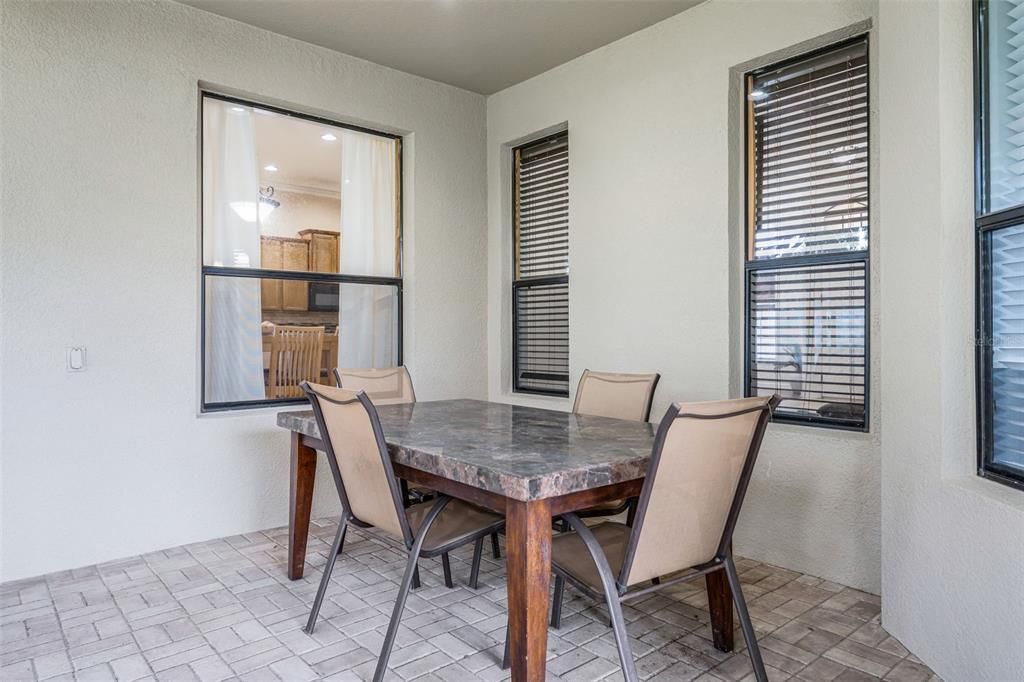 待售: $450,000 (4 贝兹, 2 浴室, 2366 平方英尺)