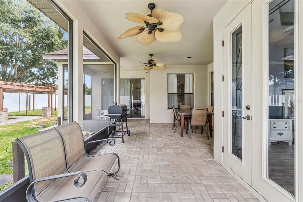 待售: $450,000 (4 贝兹, 2 浴室, 2366 平方英尺)