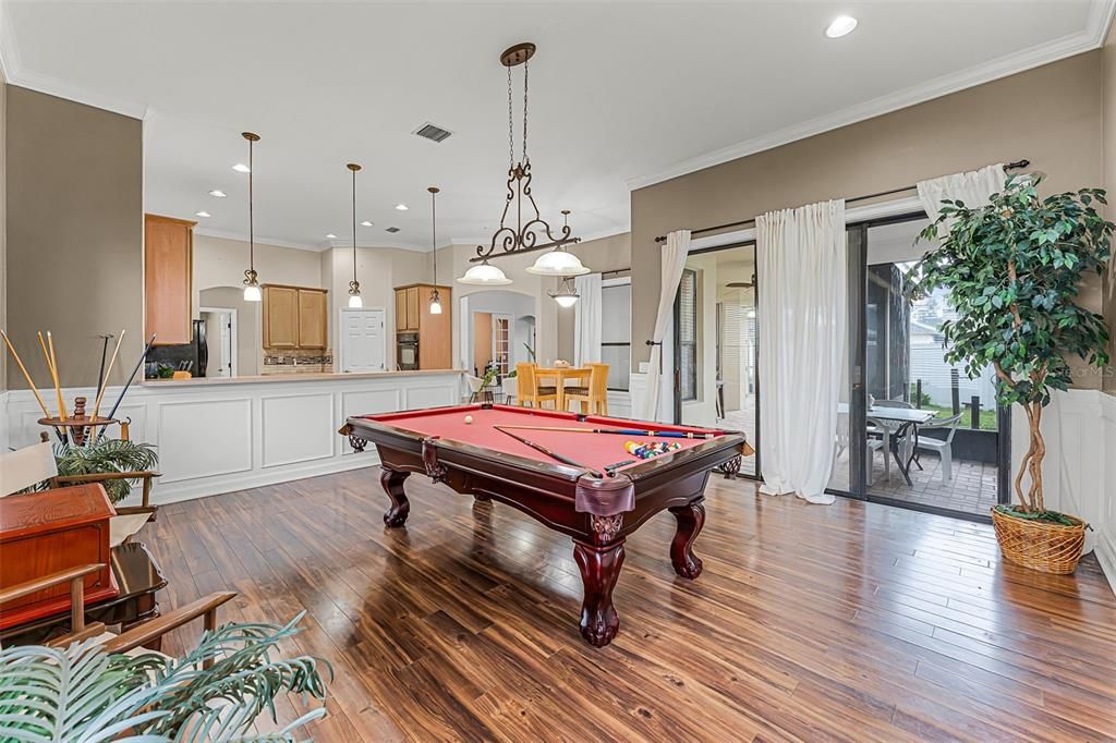 待售: $450,000 (4 贝兹, 2 浴室, 2366 平方英尺)