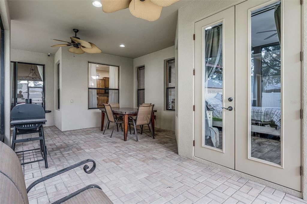 待售: $450,000 (4 贝兹, 2 浴室, 2366 平方英尺)