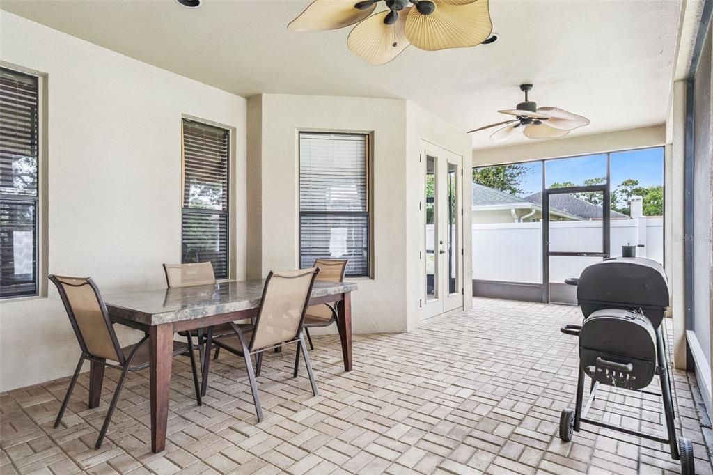 待售: $450,000 (4 贝兹, 2 浴室, 2366 平方英尺)