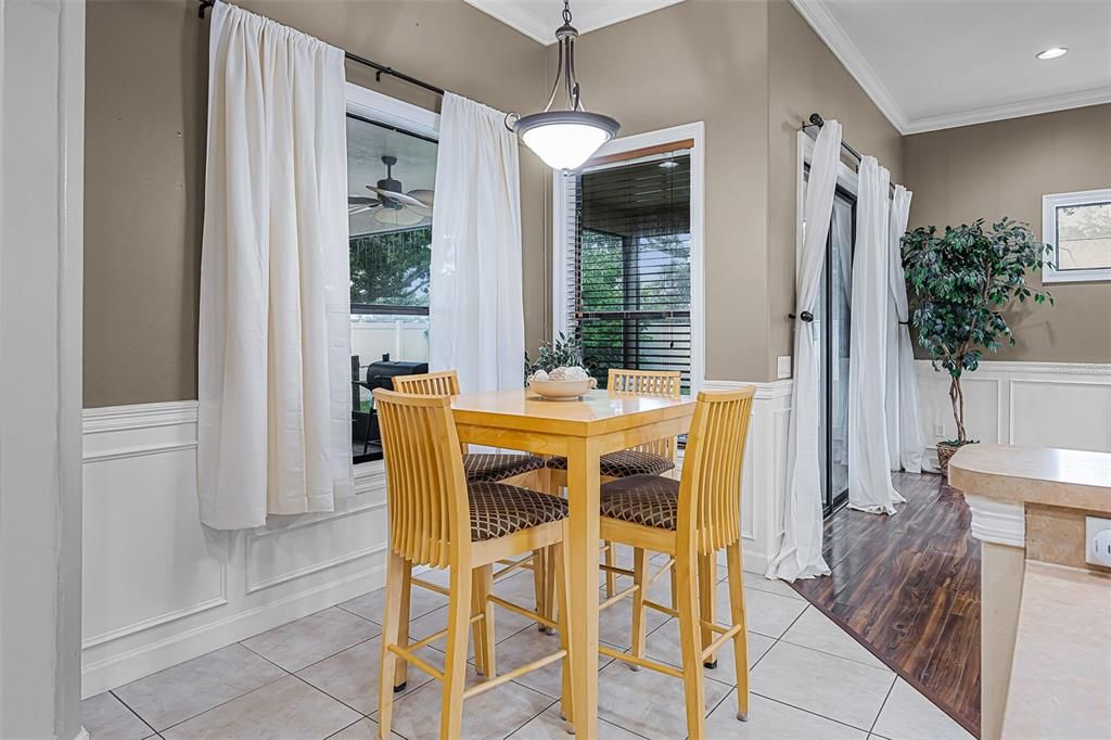 待售: $450,000 (4 贝兹, 2 浴室, 2366 平方英尺)