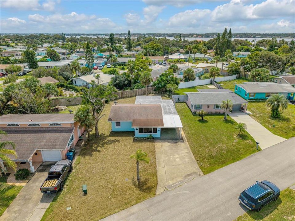 Active With Contract: $290,000 (2 beds, 2 baths, 1052 Square Feet)