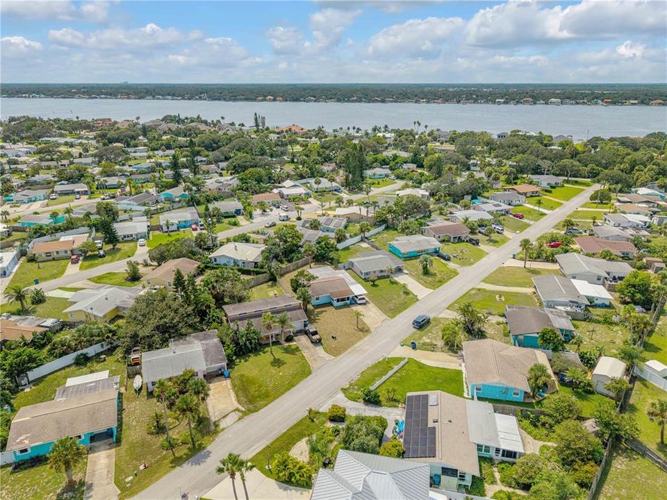 Active With Contract: $290,000 (2 beds, 2 baths, 1052 Square Feet)