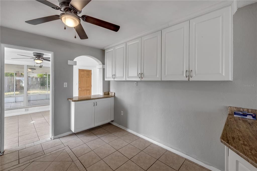 Active With Contract: $290,000 (2 beds, 2 baths, 1052 Square Feet)