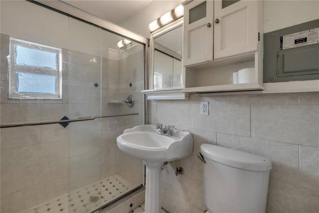 Active With Contract: $290,000 (2 beds, 2 baths, 1052 Square Feet)