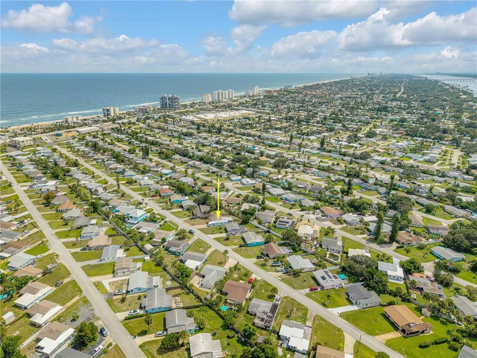 Active With Contract: $290,000 (2 beds, 2 baths, 1052 Square Feet)