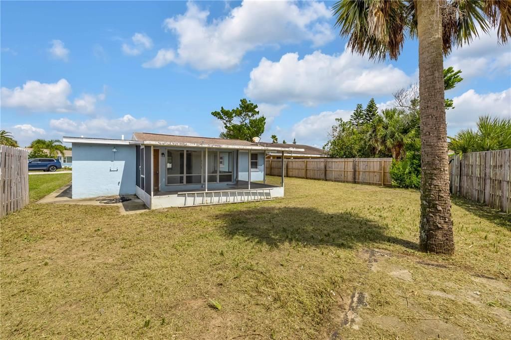 Active With Contract: $290,000 (2 beds, 2 baths, 1052 Square Feet)