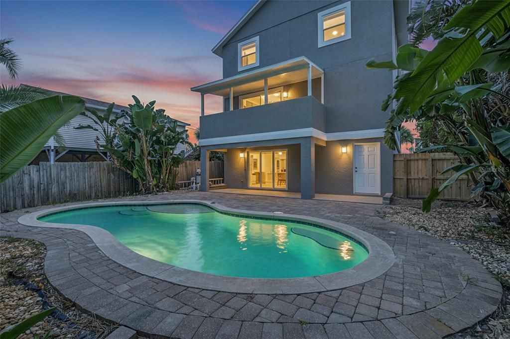 待售: $875,000 (3 贝兹, 2 浴室, 2212 平方英尺)