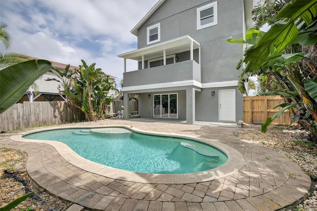 待售: $875,000 (3 贝兹, 2 浴室, 2212 平方英尺)