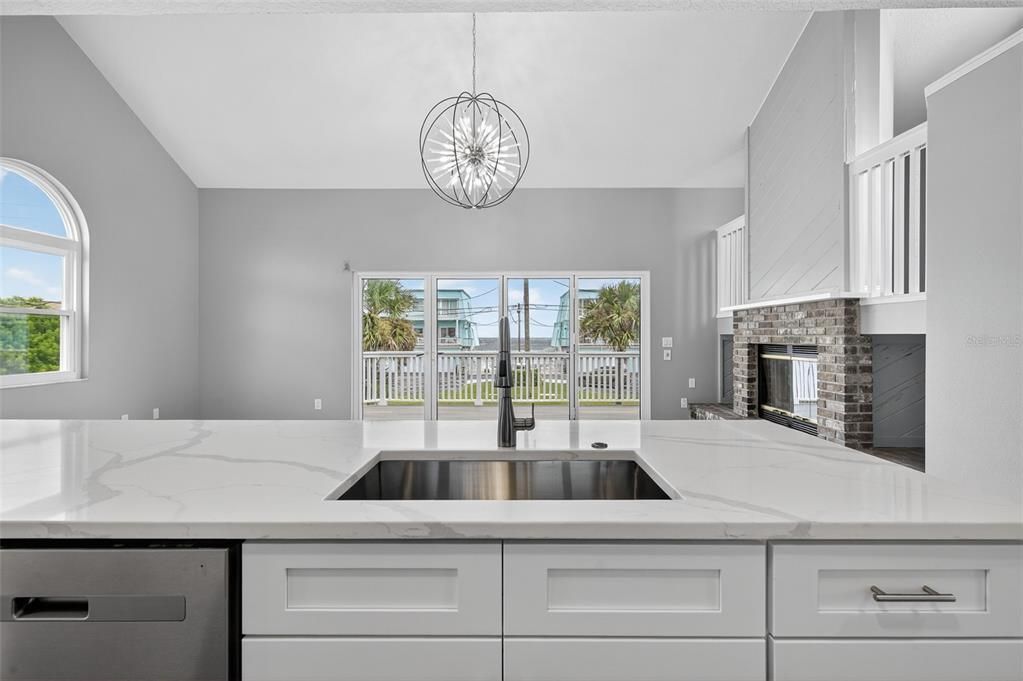 待售: $875,000 (3 贝兹, 2 浴室, 2212 平方英尺)