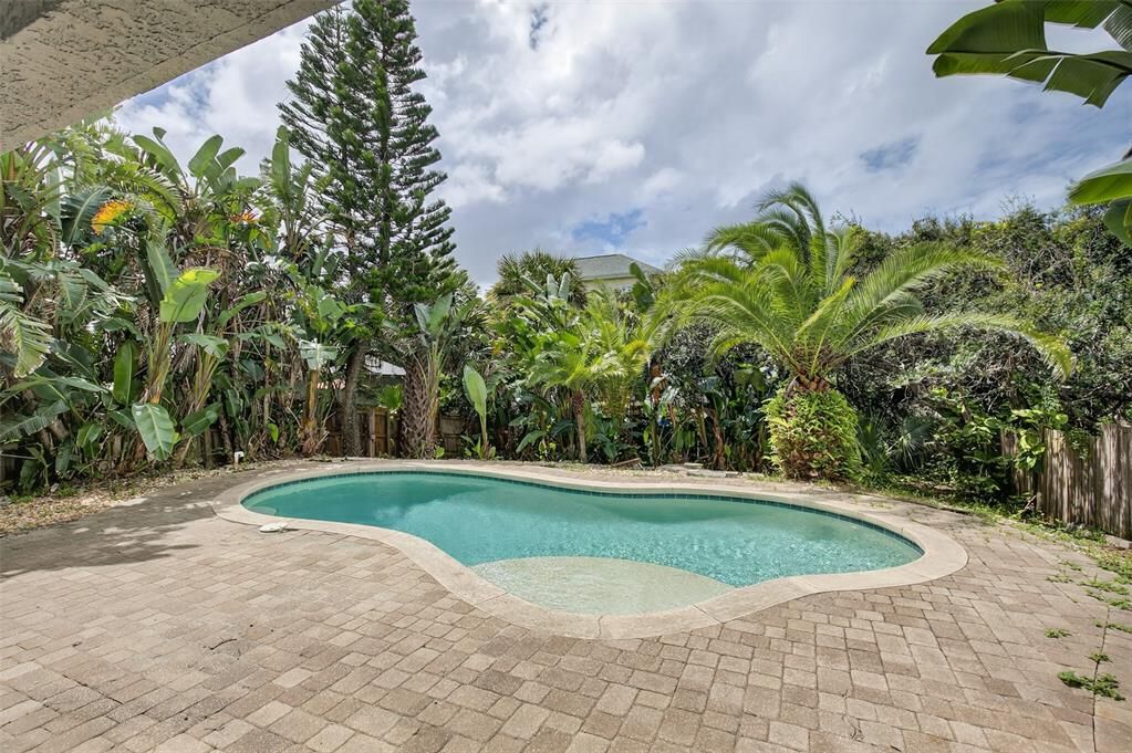 待售: $875,000 (3 贝兹, 2 浴室, 2212 平方英尺)