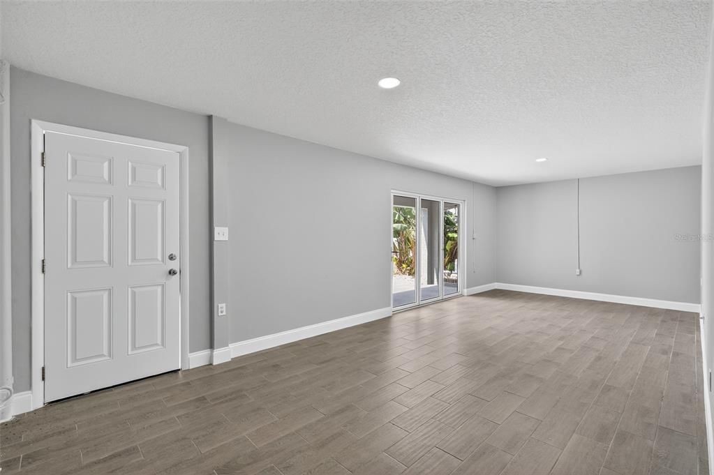 待售: $875,000 (3 贝兹, 2 浴室, 2212 平方英尺)