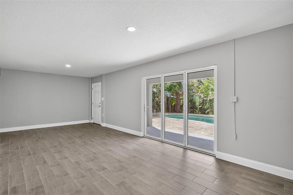 待售: $875,000 (3 贝兹, 2 浴室, 2212 平方英尺)