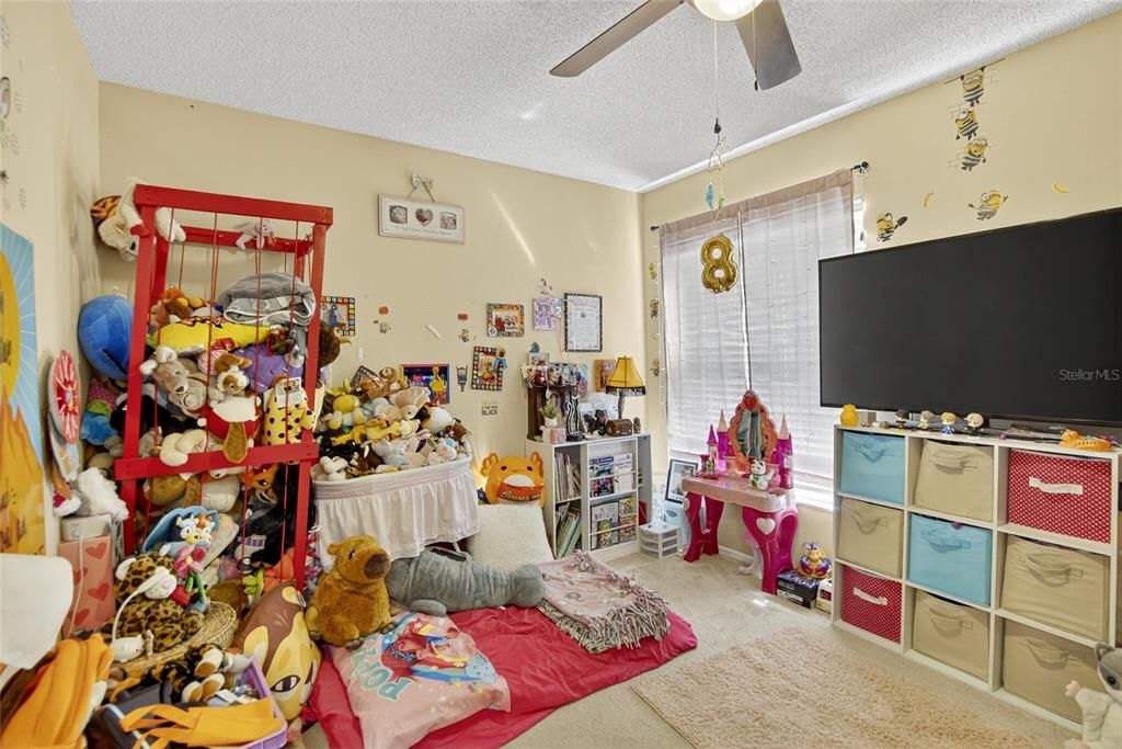 合同活跃: $319,900 (3 贝兹, 2 浴室, 1436 平方英尺)