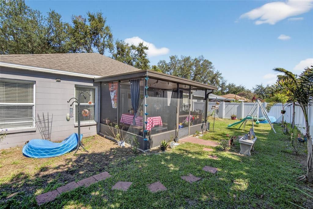 合同活跃: $319,900 (3 贝兹, 2 浴室, 1436 平方英尺)