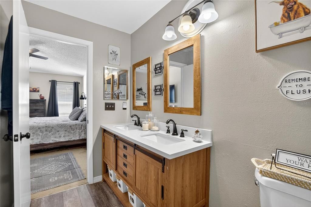 合同活跃: $319,900 (3 贝兹, 2 浴室, 1436 平方英尺)