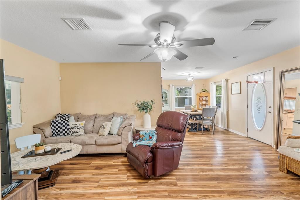 En Venta: $995,405 (2 camas, 1 baños, 912 Pies cuadrados)