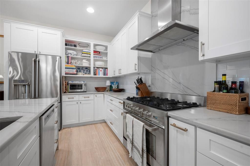 На продажу: $1,999,000 (5 спален, 3 ванн, 3423 Квадратных фут)