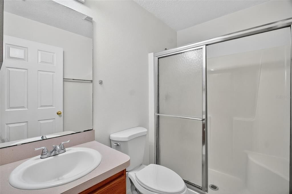 合同活跃: $1,450 (2 贝兹, 2 浴室, 912 平方英尺)