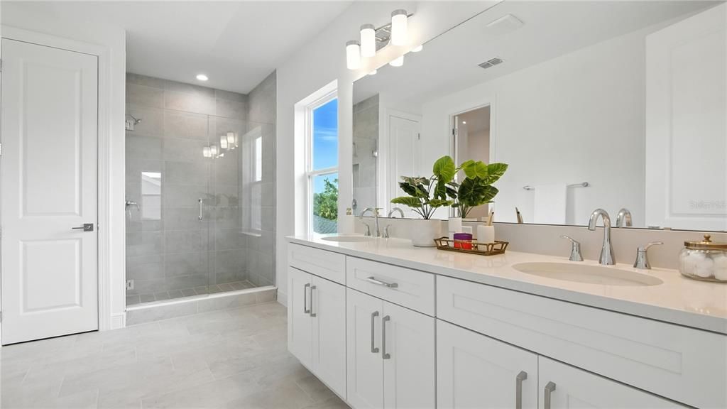 En Venta: $619,000 (3 camas, 3 baños, 2800 Pies cuadrados)